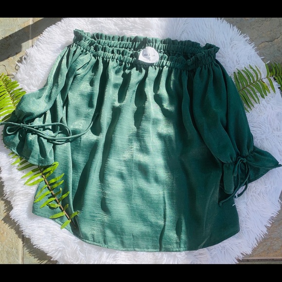 Sadie & Love medium top like new green - Picture 2 of 8